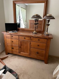 Oak dresser with mirror