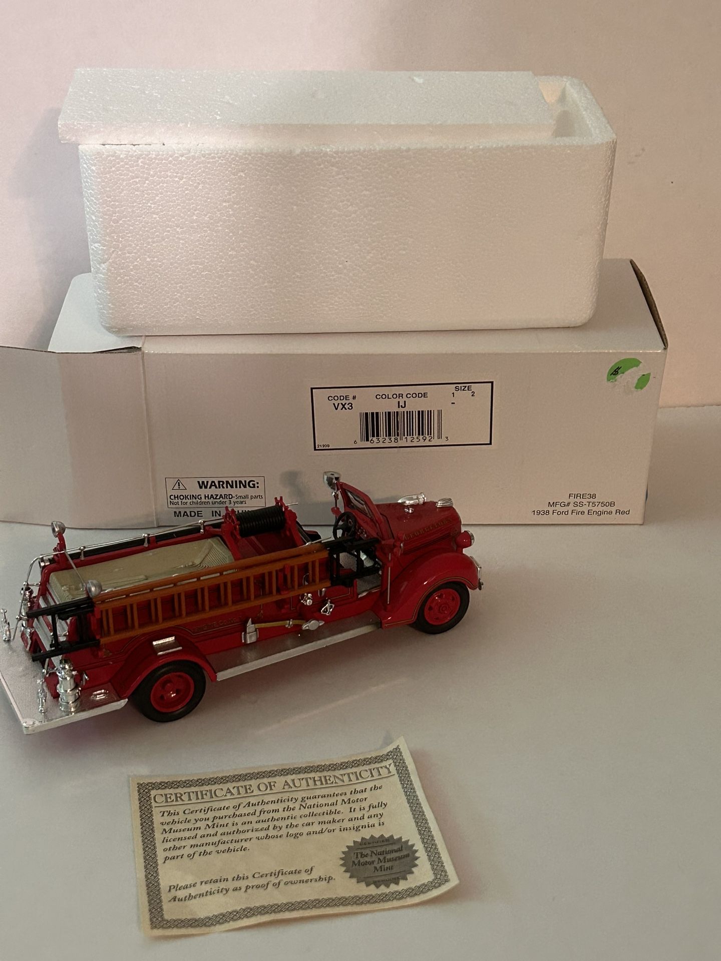 Danbury Mint 1938 Ford Fire Engine
