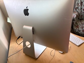 Apple iMac All-in-One Desktop Computer
