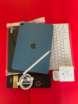 Apple ipad 10th Generation 256GB ( 2022 / 10.9” Display/ silver ) with pen, keyboard and accessories