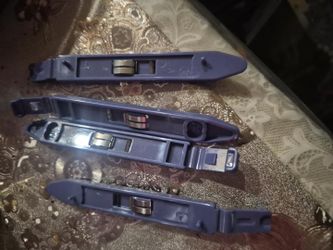Hard drive mounting brackets