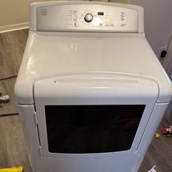 Kenmore Dryer machine like new
