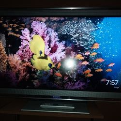 40 Inch Sony Bravia TV w/Google Chromecast