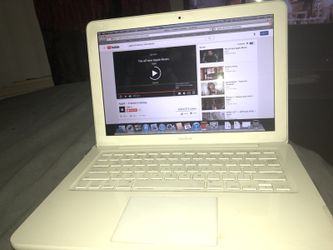 MacBook unibody 2010 250 gig or 5 ram with office 2016