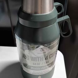 Manna 64 oz Jug with 4 Cups