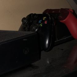 Xbox One 1tb W/ Two Controllers Charging Stand And Hdmi Cable