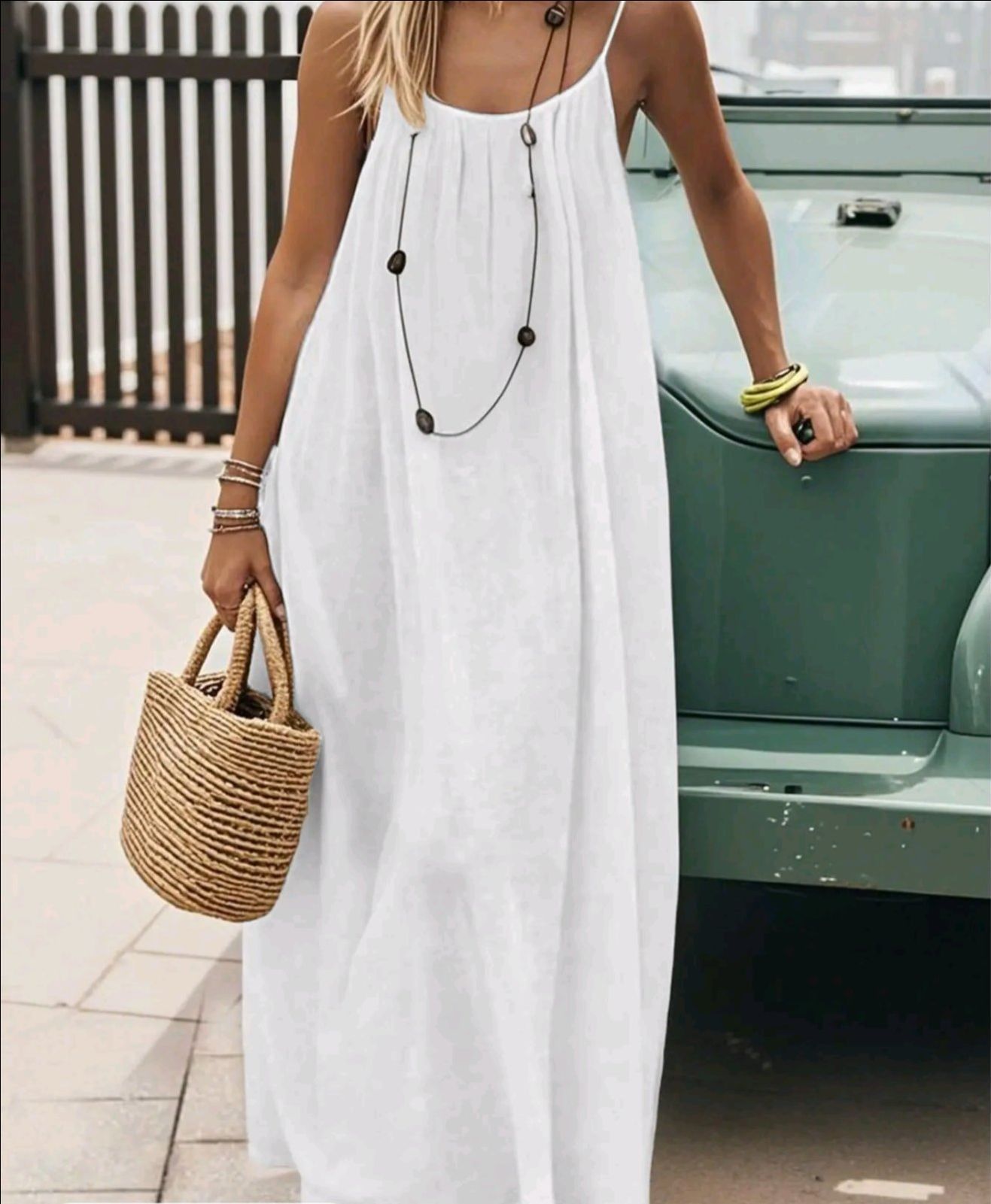 Backless dress