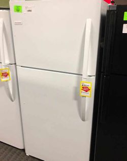 Frigidaire Top Freezer Refrigerator (Model:FFTR2021TW)💲🔥 4AH I