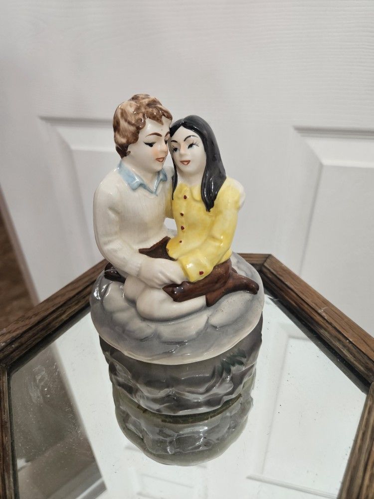 Vintage Napco Rotating Music Box Couple “In Love” Hugging Figurine-LOVE STORY
