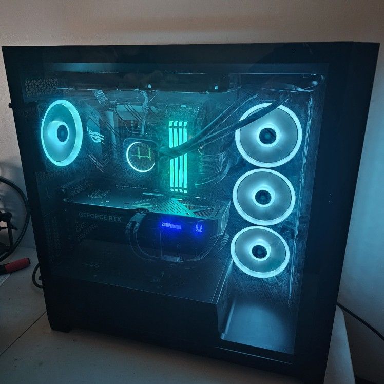 RTX 5070, 5800X3D 1440p GAMING PC