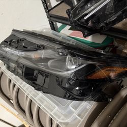 2025 Camry SE Headlight