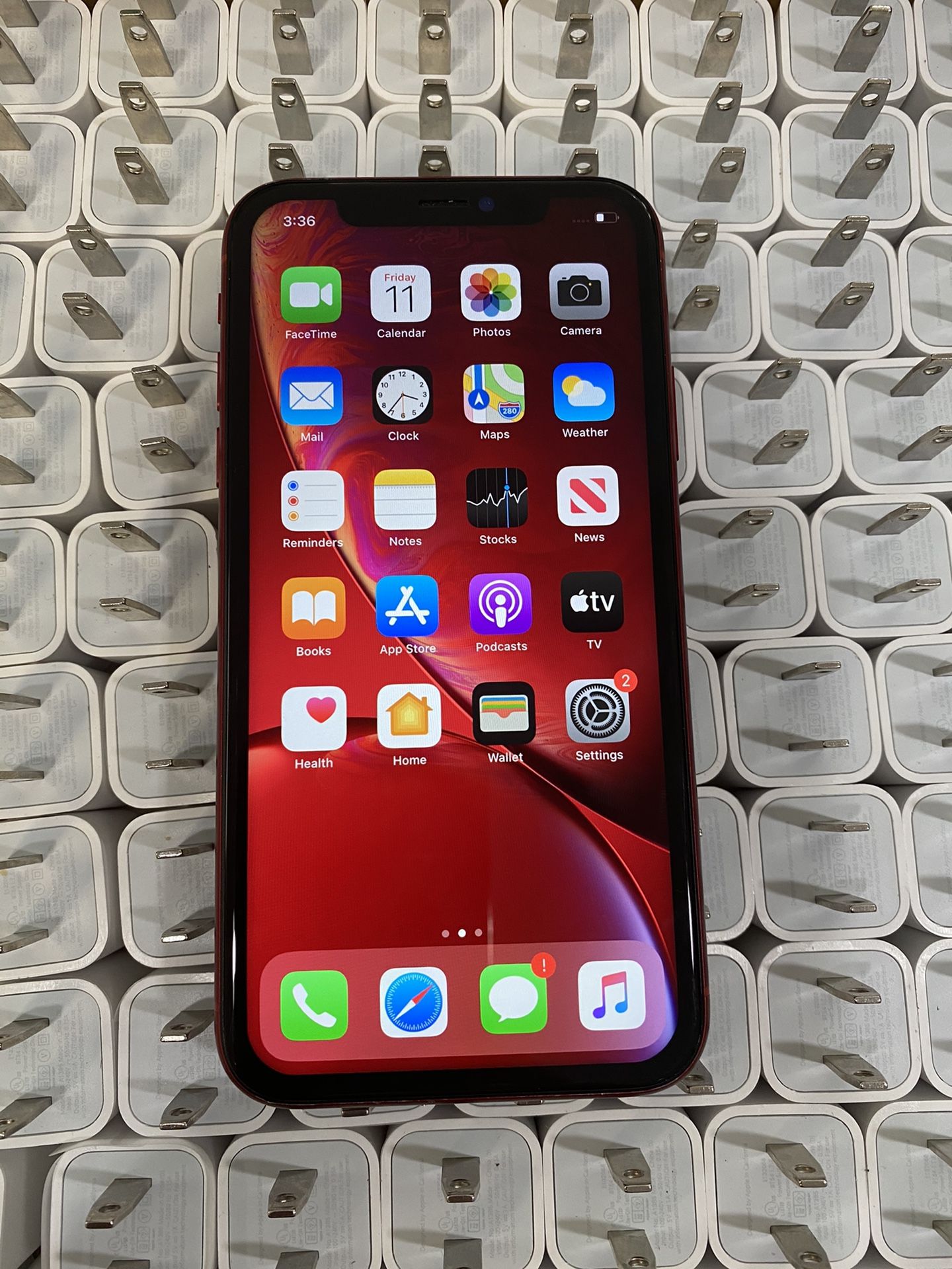 Factory unlocked apple iphone Xr 64 gb, store warranty!
