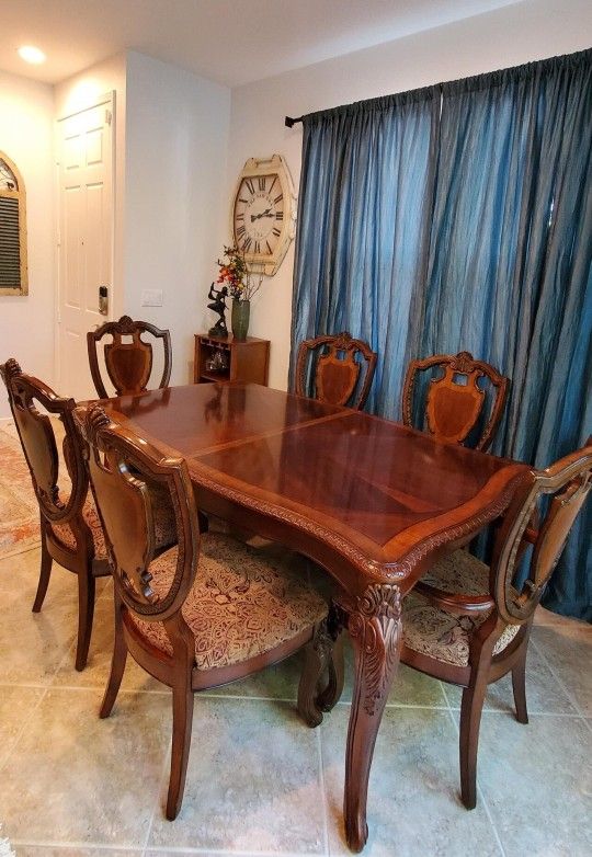 Elegant Dining Set