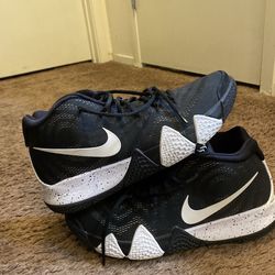 Size 11 - Nike Kyrie 4 Black 2018