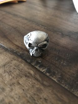 Skull ring