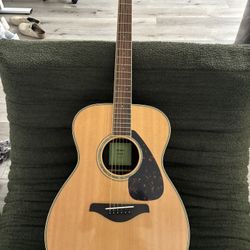 Yamaha FS830 Acoustic Guitar