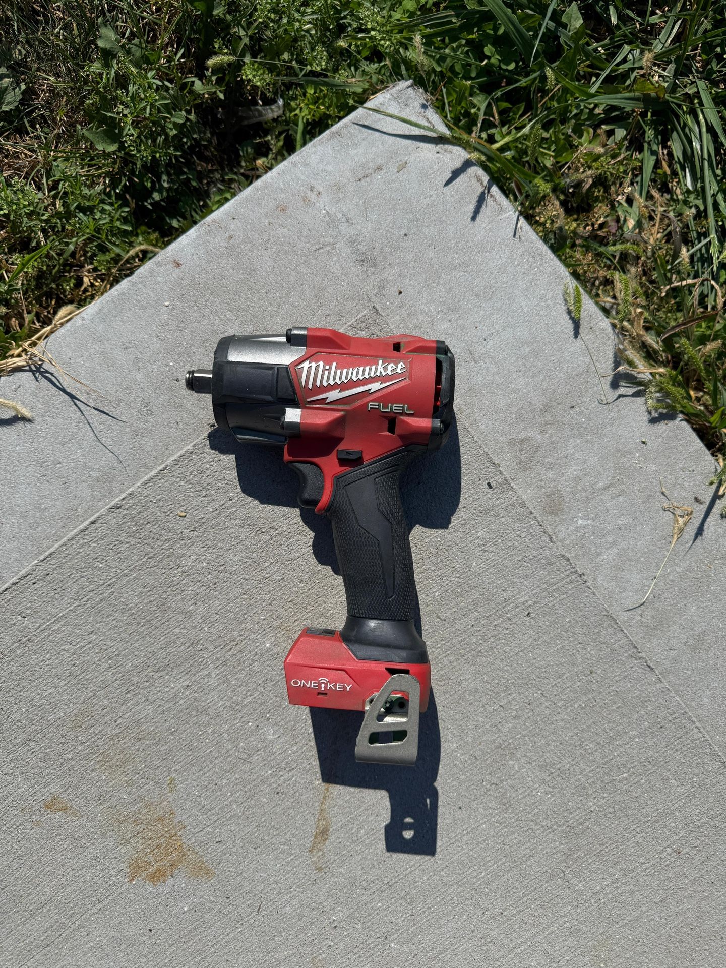 M18 FUEL 18-Volt Lithium-Ion Brushless Cordless 1/2 in. Controlled Mid-Torque Impact Wrench (Tool-On