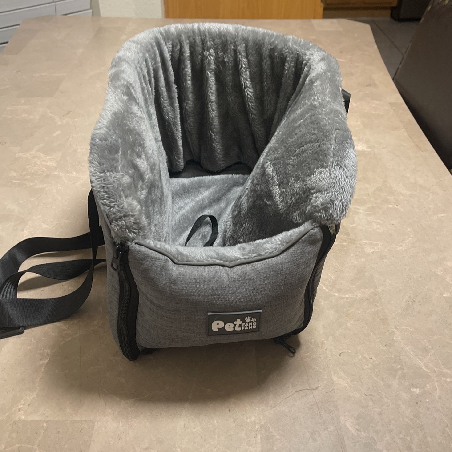 Pet Fang Fang Carrier