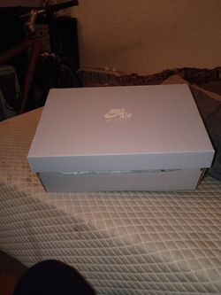 Nike Air Force 1 Box