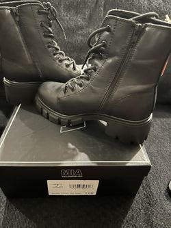 Size 9 Black Combat Boots