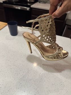 Beyoncé Gold Stilleto 10