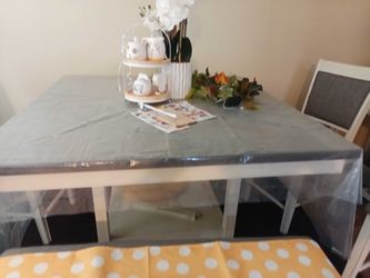 Farm house style table w chairs