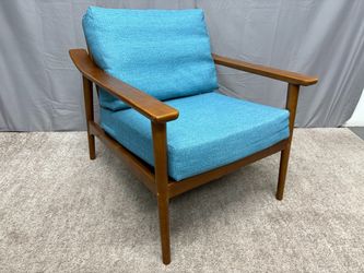 LEVITY Scandinavian Lounge Chair w/ Turquoise Cushions
