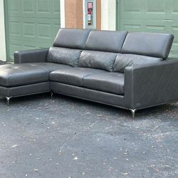 Couch/Sofa Sectional - Gray - Sofia Vergara - Delivery  Available 🚛