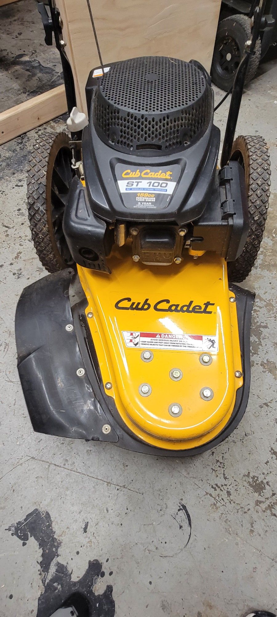 Cub Cadet Wheeled ( Push ) String Trimmer St 100 - Pre-owned 