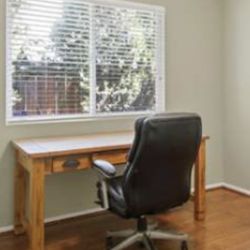 Beautiful Wood Desk With  Leather Chair In Perfect Condition