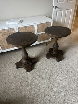 Set Of End Tables (Like-new)! Living Space