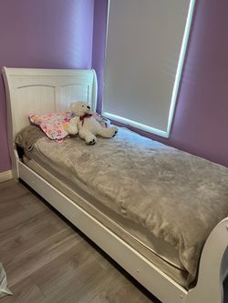 White wood twin bed with mattress: