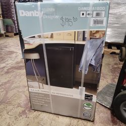 Danby
Designer 2.6 cu. ft. Mini Fridge in Black without Freezer