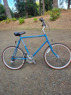 Vintage Schwinn Mirada 15 speed bicycle