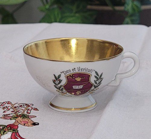 Collectible Stephen College Gold Bavaria Cups $15