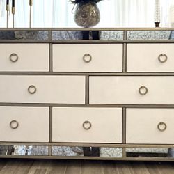 SOLId/heavy Matching Dresser/credenza And Tv Cabinet