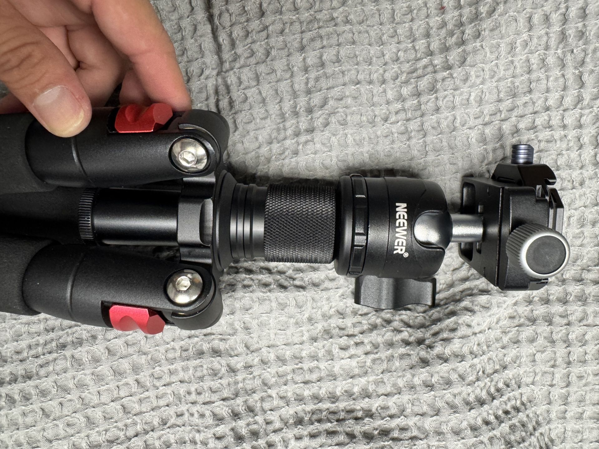 Neewer Camera Tripod
