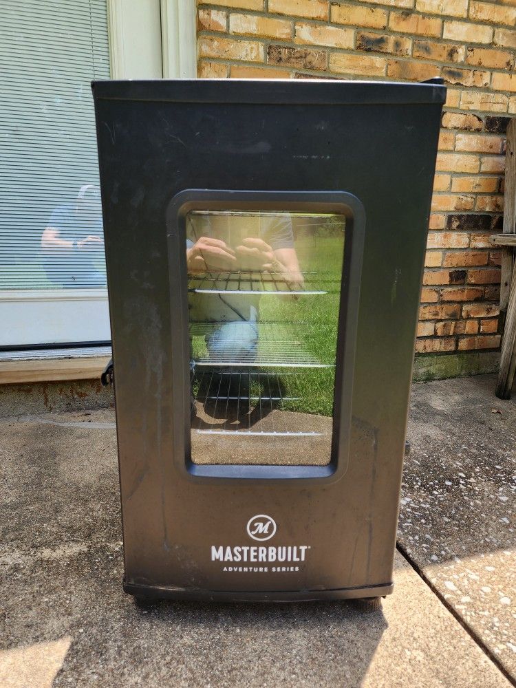 Masterbuilt Adventurous Series Smoker