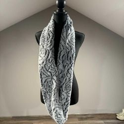 New Soft Black & White Furry Infinity Scarf