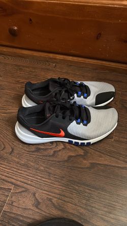 NIKE