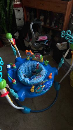 Baby jumper  good condition. Pick up. E. Side. Tacoma