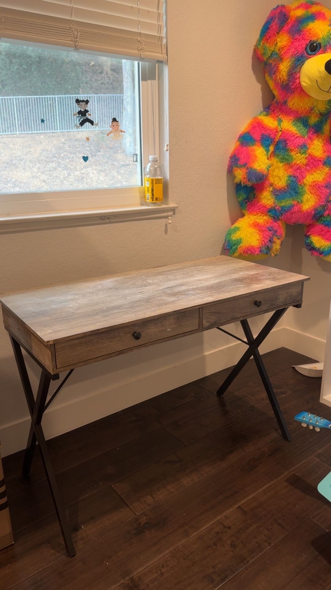 TARGET MODERN DESK