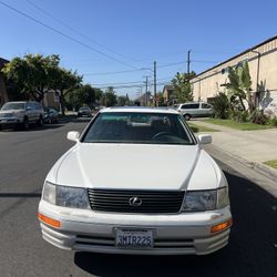 1995 Lexus LS 400