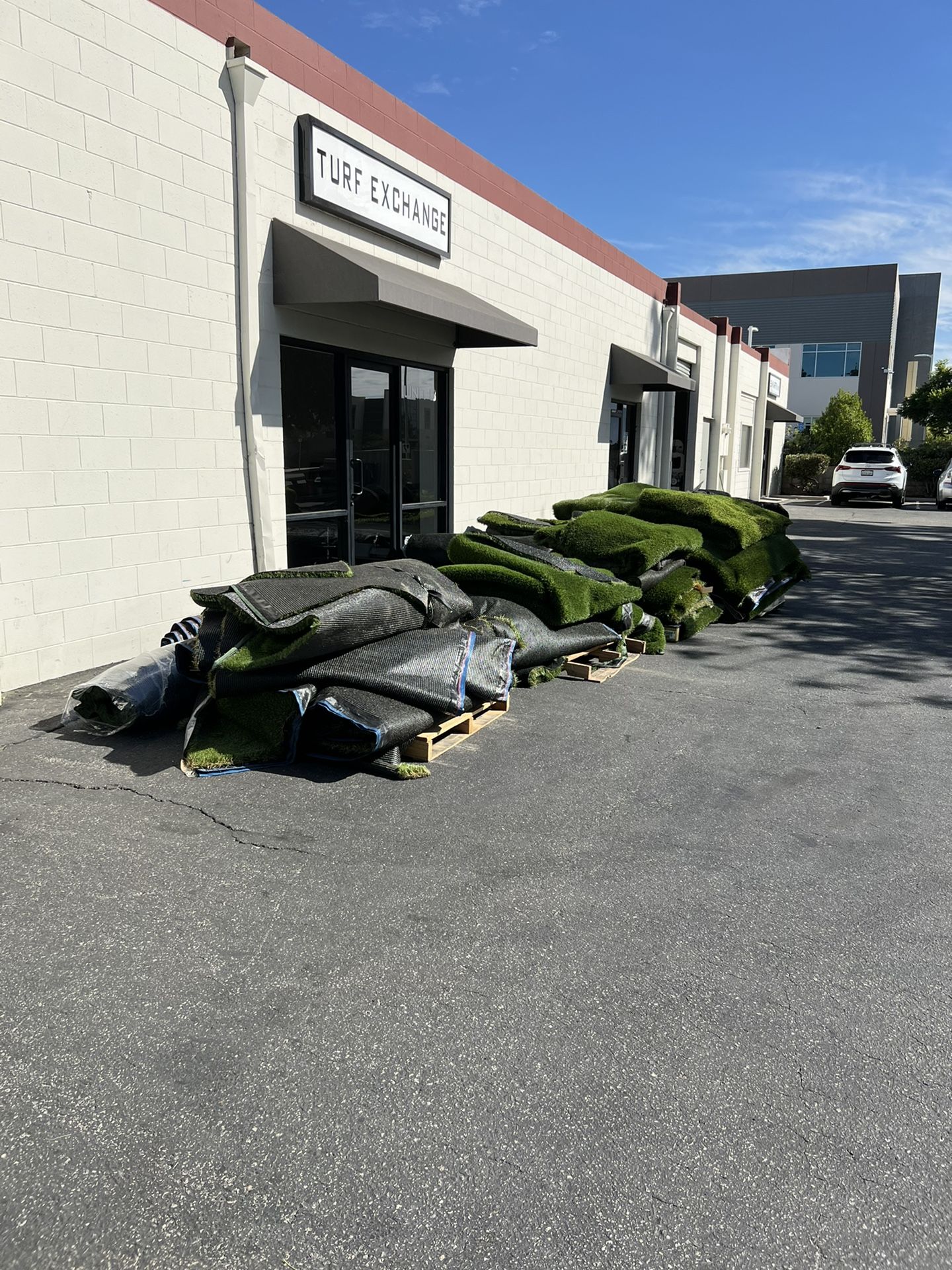 Artificial Grass Remnants Sold By The Pallet