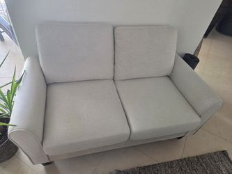 Light Gray Loveseat – 2-Seater Sofa – Like New – $180