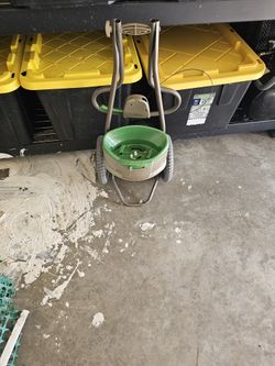 Fertilizer Spreader