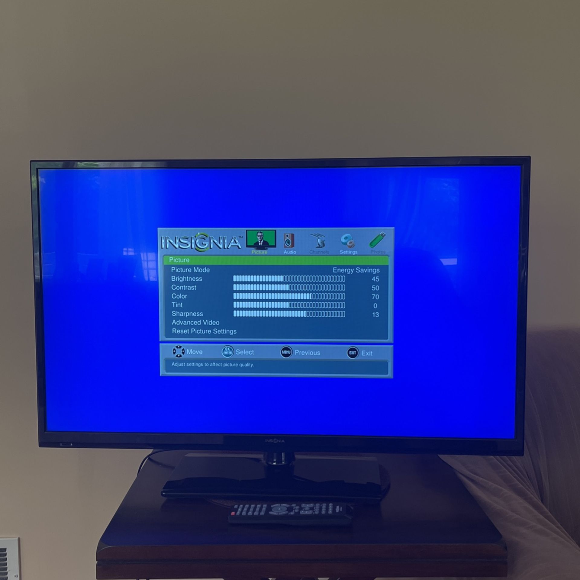 Insignia 39” LED TV 1080p
