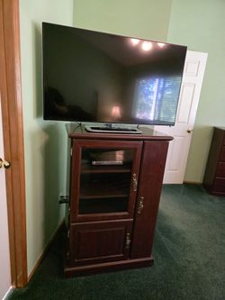 Flat screen tv and stand