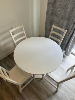 40by 29in -  Heavy Duty 4 Chair Set Dining Table Great Condition 