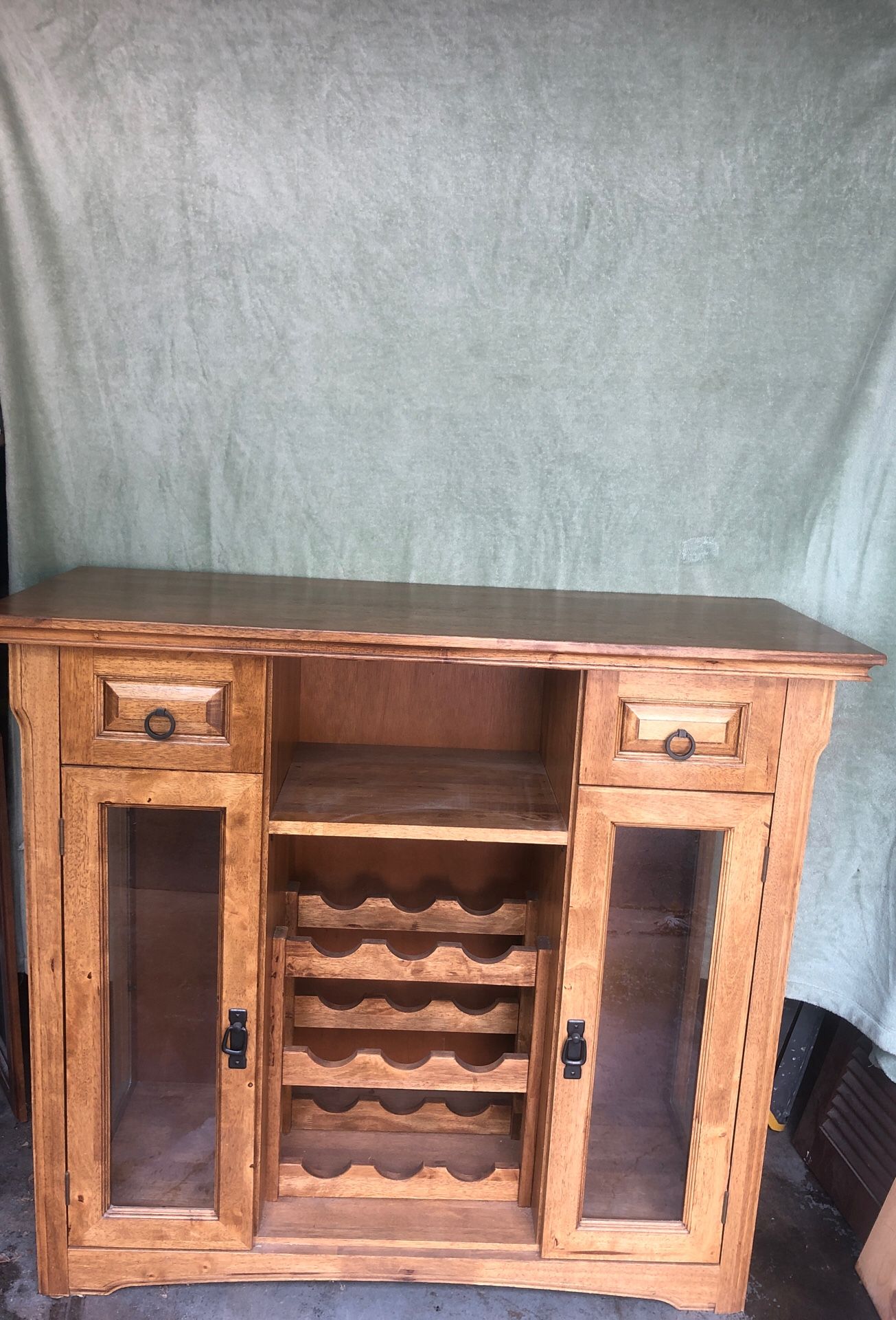 Wine cabinet